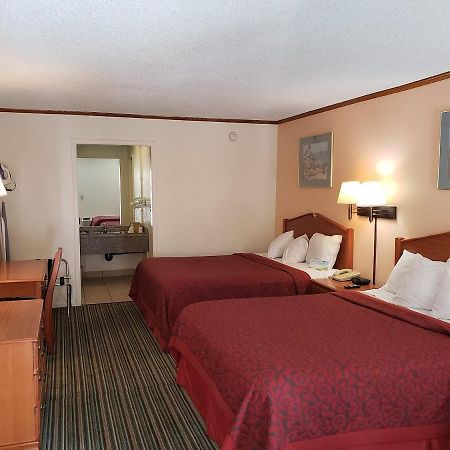 Economy Hotel Wichita- Florence St ภายนอก รูปภาพ